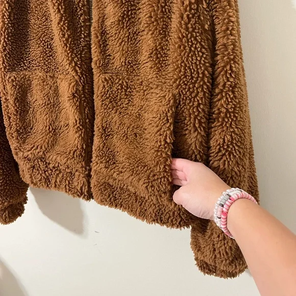 Urban Outfitters Willow Fuzzy Brown Drawstring Teddy Full Zip Cropped Jacket S - Picture 6 of 11